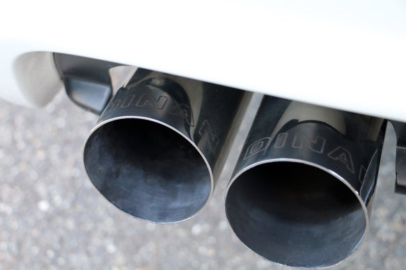 Dinan Free Flow Axle-Back Exhaust - 1997-2003 BMW 540i